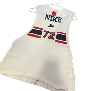 Women’s Medium 
 Nike 
Tank  red white & blue 🇺🇸 
Wore twice